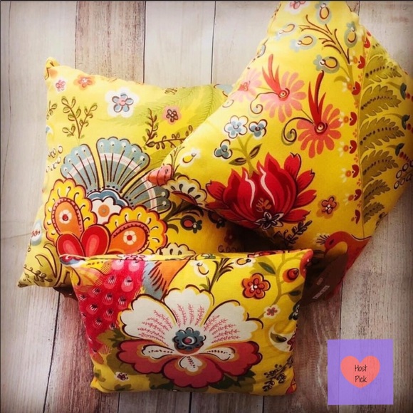 Kinfolk Crafts Handmade Other - CUTE Small pillows 🌼🌸Floral🌼🌸Set of 3